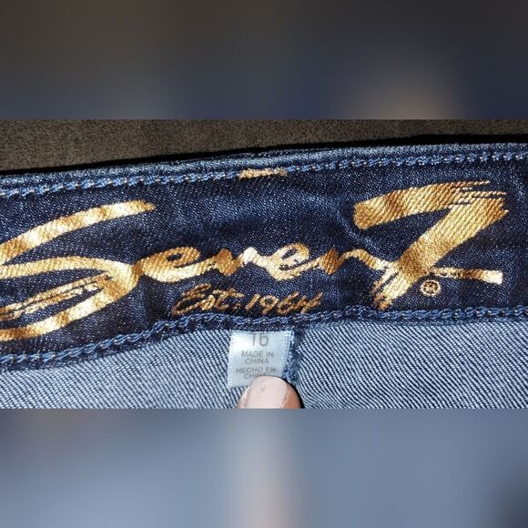 Seven 7 Plus Size Women's Weekend Bermuda Denim Jean Shorts Size 16 - Picture 5 of 7